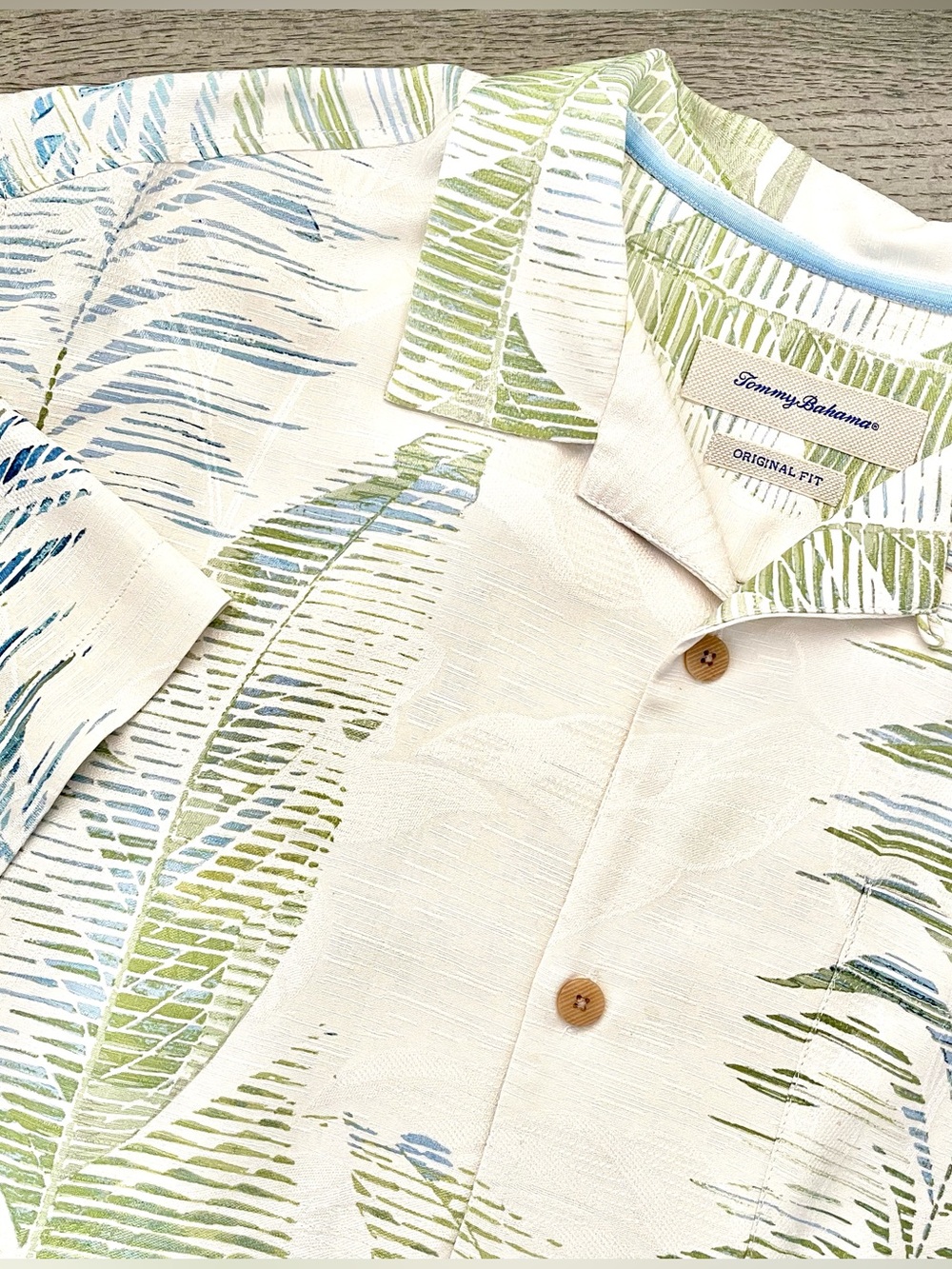 Tommy Bahama | Men’s 100% Silk Short-Sleeve Tropical Leaf Button-Up Shirt Size L